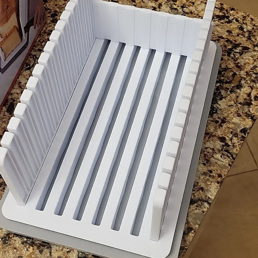 White Kitchen Bread Slicer - Picture 3 of 3